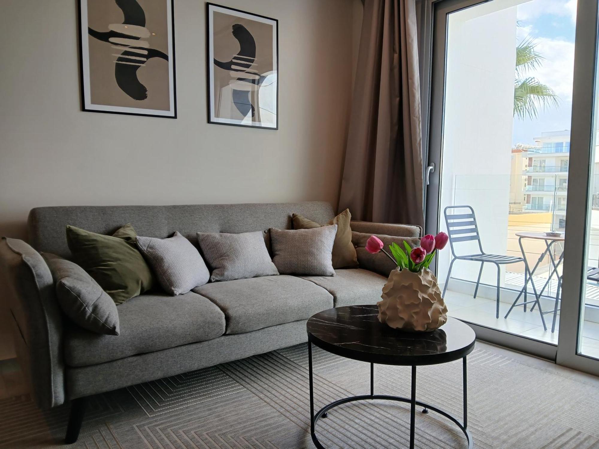 Georgiana Suites Larnaca Ngoại thất bức ảnh