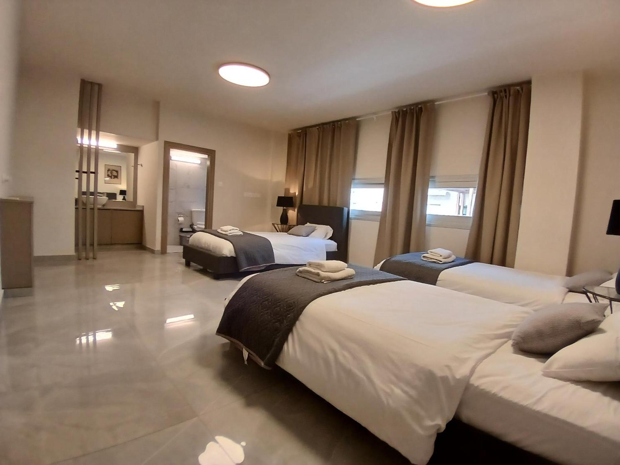 Georgiana Suites Larnaca Ngoại thất bức ảnh